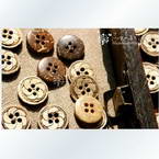 Coconut buttons, 1.2cm x 1.2cm x 0.3cm, 5 pieces